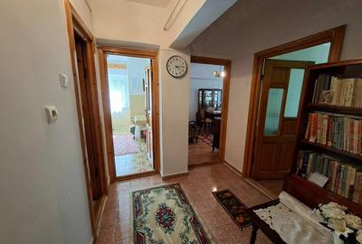 Apartament cu 2 camere decomandat în Central - 1