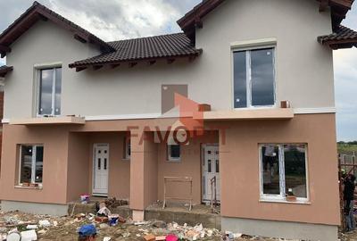 Duplex cu 4 camere cu Canalizare în Moșnița Nouă - 2