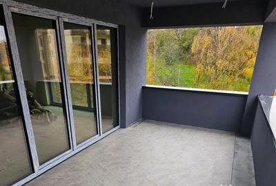 Apartament cu 3 camere decomandat în Craiovei - 9