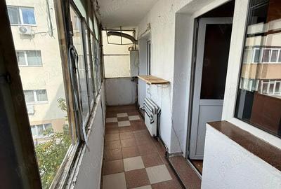 Apartament cu 2 camere decomandat în Republicii