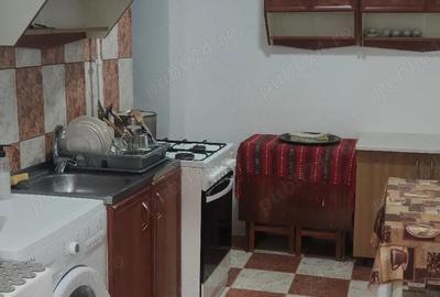 Casă cu Teren 250 Mp în Central - 2