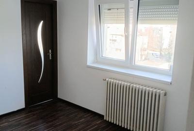 Apartament cu 3 camere semidecomandat în Tomești - 1