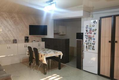 Casă cu 4 camere cu Teren 430 Mp în Central - 8