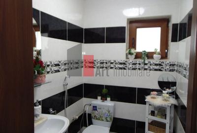 Casă individuală cu 7 camere cu Canalizare în Fundeni - 7