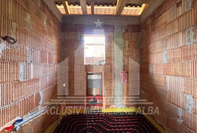 Casă individuală cu 4 camere cu Canalizare în Cetate - 9