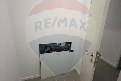 Apartament cu 2 camere semidecomandat în Tractorul - 22