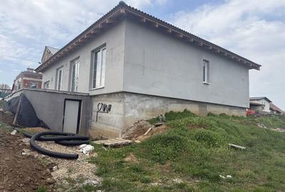 Casă cu 3 camere în Central - 2