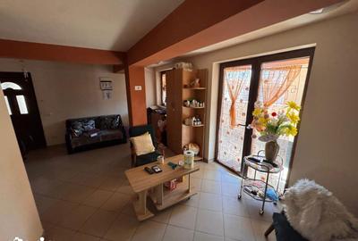 Casă cu 6 camere cu Teren 360 Mp în Chiajna - 16