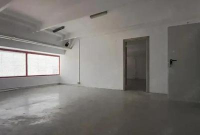 Spațiu comercial, de 140 mp, în Central - 2