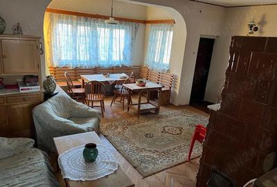 Casă cu 4 camere în Vărzaru - 2
