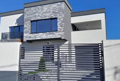 Casă cu 4 camere cu Teren 500 Mp în Aninoasa - 5