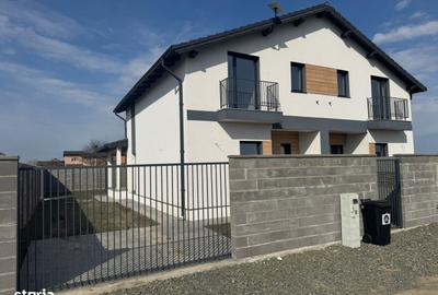 Casă cu 4 camere cu Teren 265 Mp în Central - 2