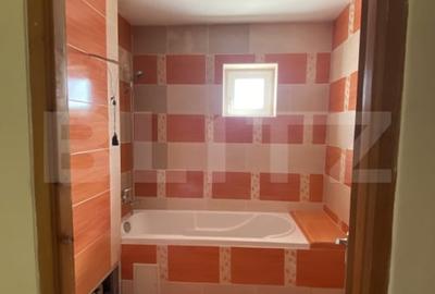 Apartament de 3 camere, 2 bai si balcon inchis, etaj intermediar - 12