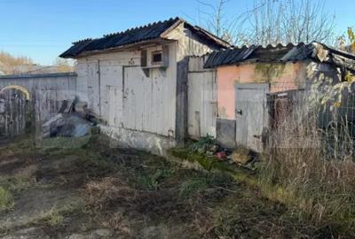 Casă cu 3 camere cu Teren 4900 Mp în Central - 4