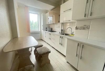 Apartament cu 2 camere semidecomandat în Colentina