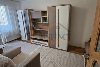 Garsonieră decomandată, mobilată în Tractorul