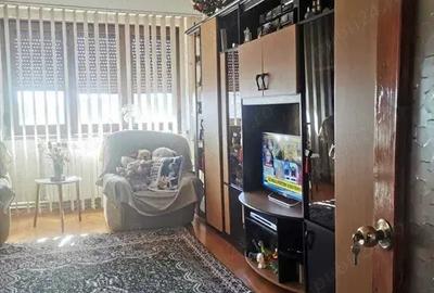 Vanzare apartament 4 camere central - 1