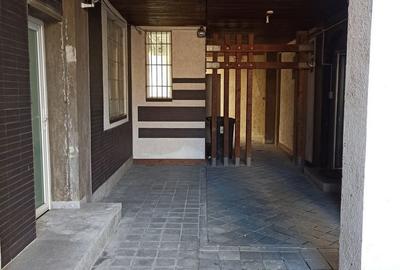 Spațiu comercial, de 120 mp, în Central - 9