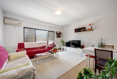 Apartament cu 3 camere decomandat în 1 Mai