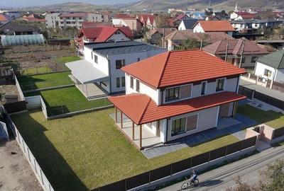 Casă cu 5 camere cu Teren 601 Mp în Central - 14