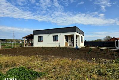 Casă cu 3 camere cu Teren 637 Mp în Tulucești - 1