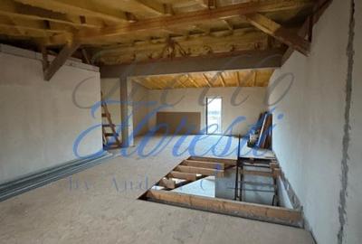 UNICAT, Apartament 6 camere 165mp, Zona Eroilor - 10