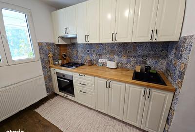 Apartament cu 3 camere decomandat, mobilat în Teiul Doamnei