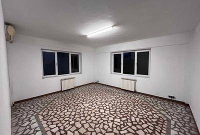 Spațiu comercial, de 220 mp, în Uverturii - 3