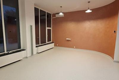 Spațiu comercial, de 200 mp, în Ultracentral - 5