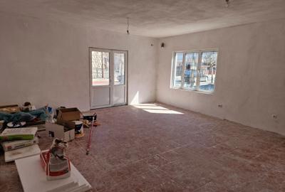 Spațiu comercial, de 120 mp, în Central - 3