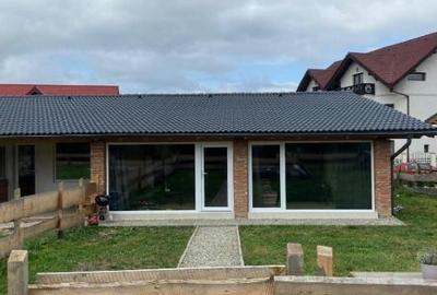 Casă nouă 2023, 2 dormitoare, 70 mp utili pe 239 mp teren – lângă Bran - 2