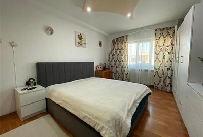 Apartament cu 2 camere decomandat în E3 - 5