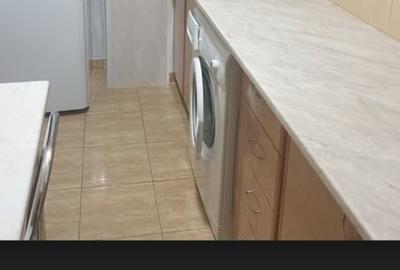 Garsonieră decomandată în Titan