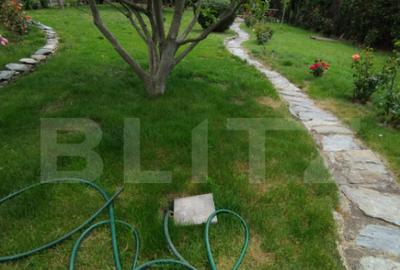 Casă cu 4 camere cu Teren 1500 Mp în Malu Mare