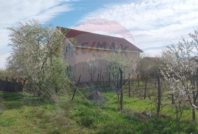 Casă cu 5 camere cu Teren 945 Mp în Brădești - 14