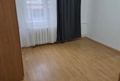 De inchiriat apartament cu 4 camere nemobilat , Mall Vitan sector3 De inchiriat apartament cu 4 camere nemobilat , Mall Vitan sector3 - 13