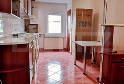 Apartament cu 3 camere decomandat în Plopilor - 2