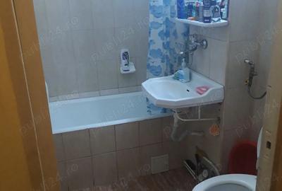 Garsonieră decomandată în Traian - 8