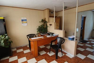 Spațiu comercial, de 140 mp, în Central - 11