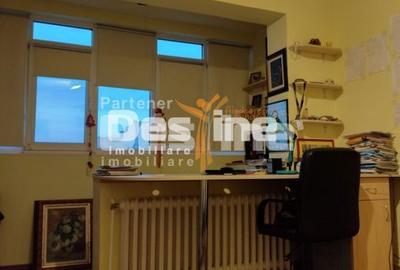 Apartament cu 4 camere decomandat în Alexandru cel Bun - 6