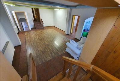 Vilă Spațioasă cu Potențial Multiplu ?n Zona Terezian Sibiu - 9
