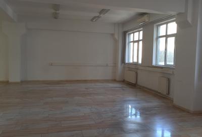 Basarabia - Morarilor (Soseaua Vergului )  spatii birouri in imobil  P+4 - 11