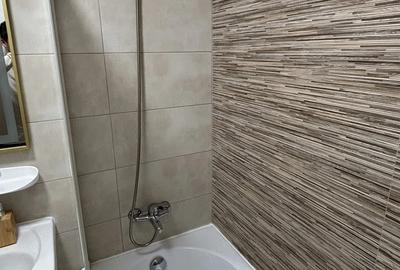 Apartament cu 2 camere semidecomandat în Apărătorii Patriei