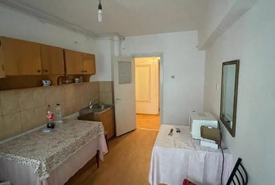 Apartament 3 camere, str Petrolistilor, etaj 3 - 1