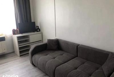 Garsonieră în Est - 2