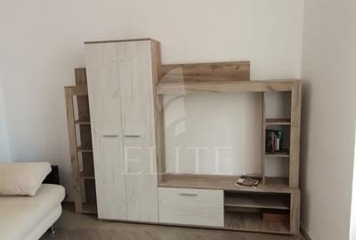 Apartament cu 3 camere semidecomandat în Central - 2
