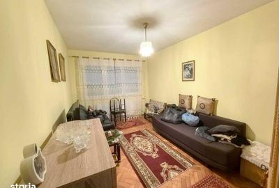 Apartament cu 3 camere semidecomandat în Circumvalațiunii