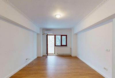 Apartament cu 3 camere semidecomandat în Teiul Doamnei - 3