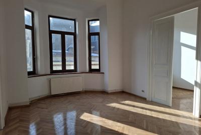 URGENT!, Unirii-Teatrul Evreiesc, et. 1/P+2+M in vila arhitectonica, NEGOCIABIL - 1