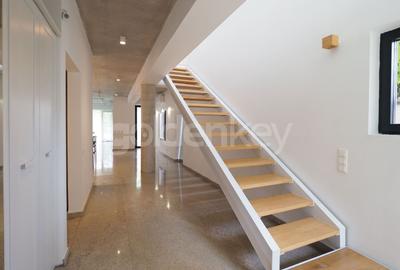 Vila minimalista pe o strada selecta si linistita - 10